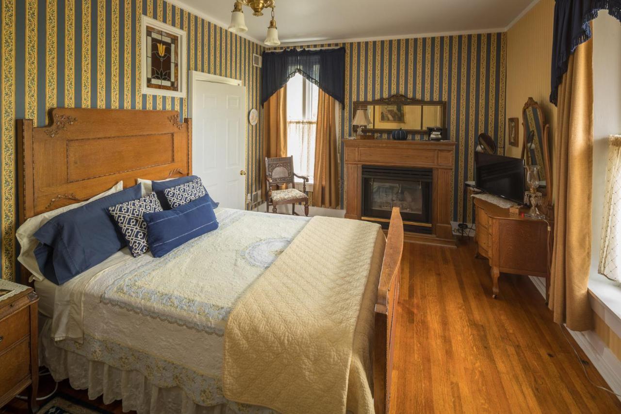 The Steamboat House Bed and Breakfast Galena Esterno foto